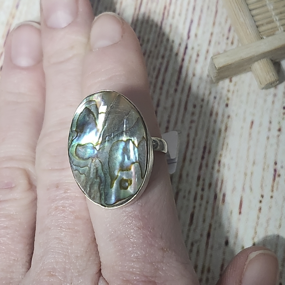 Handmade Oval Abalone Shell Handmade Ring - Picture 3 of 6